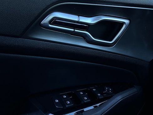 Used 2023 Kia Sportage EX image 21