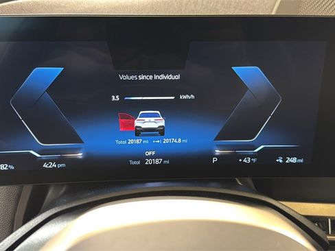 Used 2024 BMW iX xDrive50 w/ Premium Package image 31