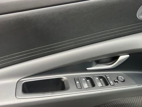 New 2026 Hyundai Elantra SE image 9