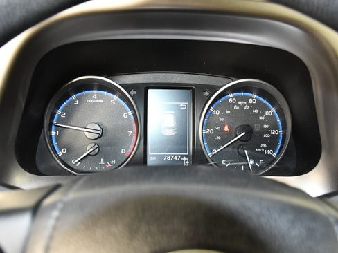 Used 2018 Toyota RAV4 LE w/ All Weather Liner Package AWD/4WD image 18
