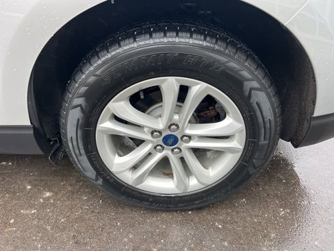 Used 2019 Ford Edge SEL w/ Equipment Group 201A image 9