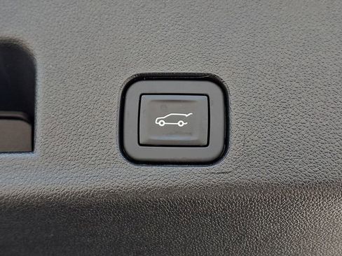 Used 2025 Chevrolet Traverse LT AWD/4WD image 31