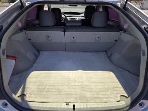 Used 2014 Toyota Prius Three image 11