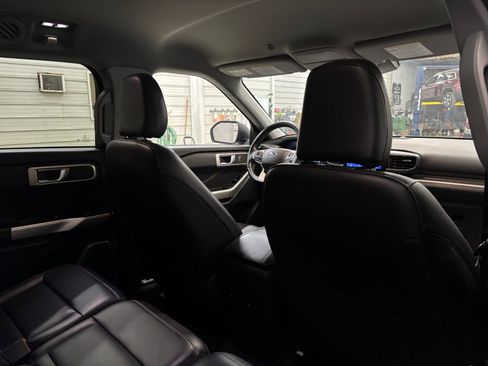 Used 2023 Ford Explorer XLT w/ Equipment Group 202A image 31