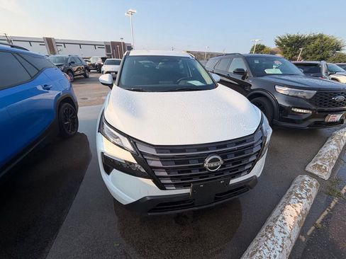 Used 2026 Nissan Rogue SV w/ Cold Weather Package AWD/4WD image 2