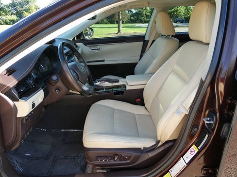 Used 2018 Lexus ES 350 w/ Navigation System Package FWD image 9