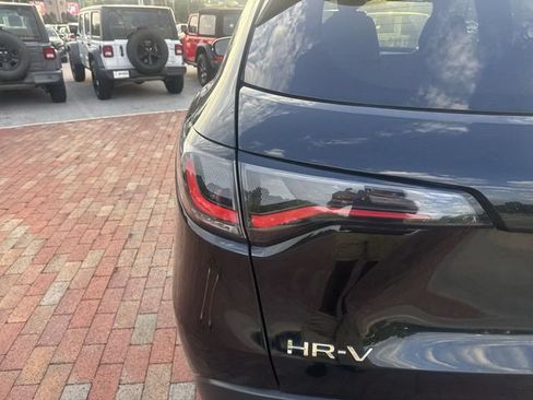 Used 2024 Honda HR-V Sport image 10