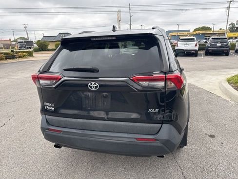Used 2020 Toyota RAV4 XLE image 10