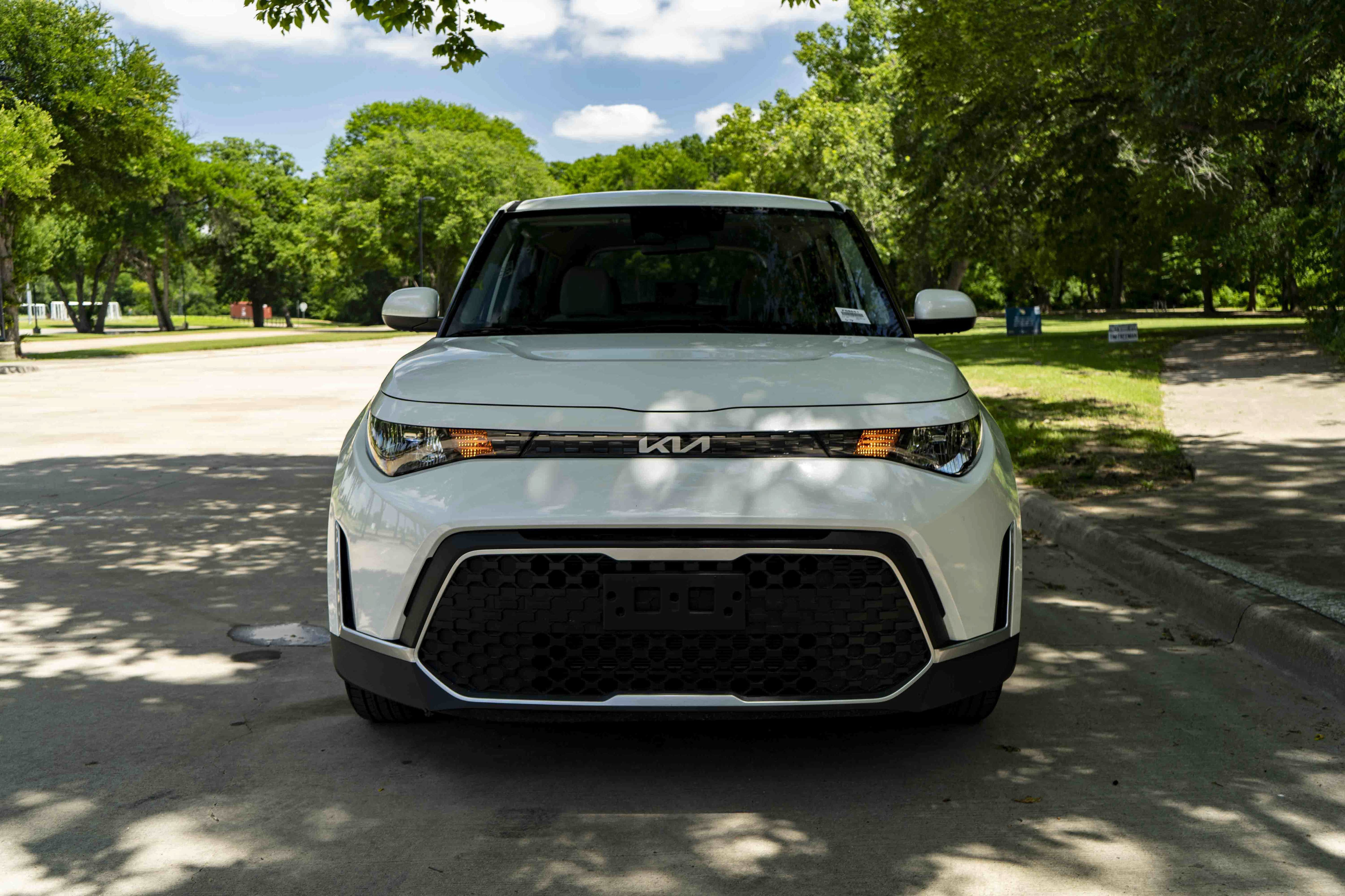 Used 2025 Kia Soul LX FWD image 3