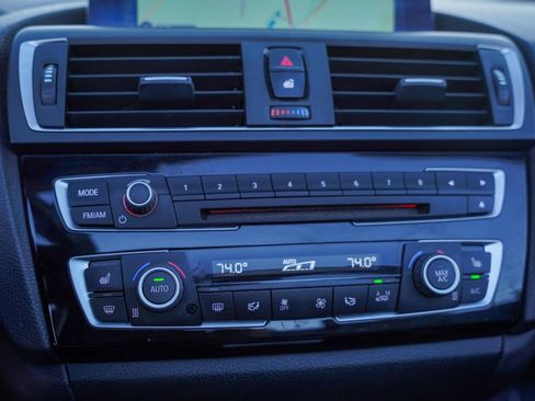 Used 2015 BMW M235i Convertible image 21