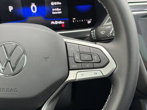 Used 2022 Volkswagen Tiguan SE image 15