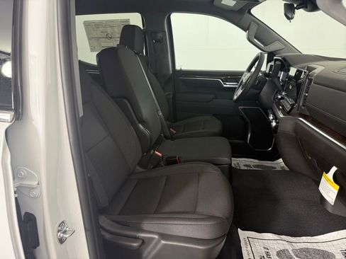 New 2026 GMC Sierra 1500 SLE image 26
