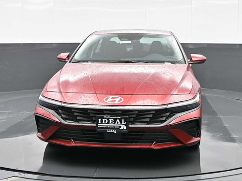 Used 2024 Hyundai Elantra SEL w/ Convenience Package image 3