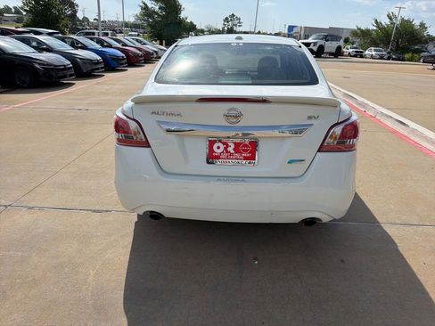 Used 2013 Nissan Altima 2.5 SV FWD image 3