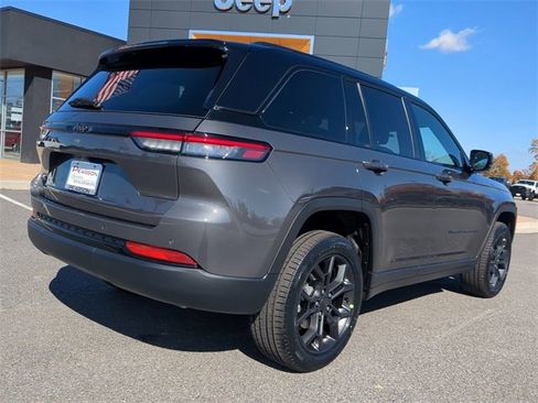 New 2025 Jeep Grand Cherokee Limited w/ Trailer Tow Package image 4