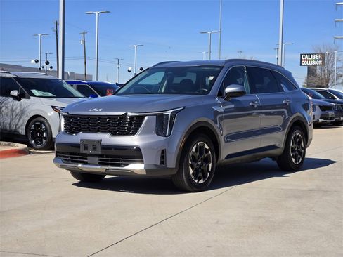 Certified 2024 Kia Sorento S image 2