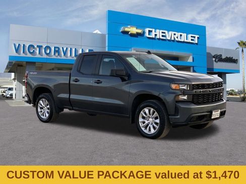 Used 2020 Chevrolet Silverado 1500 Custom w/ Custom Value Package image 3