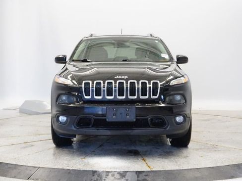 Used 2017 Jeep Cherokee Latitude w/ Cold Weather Group image 10