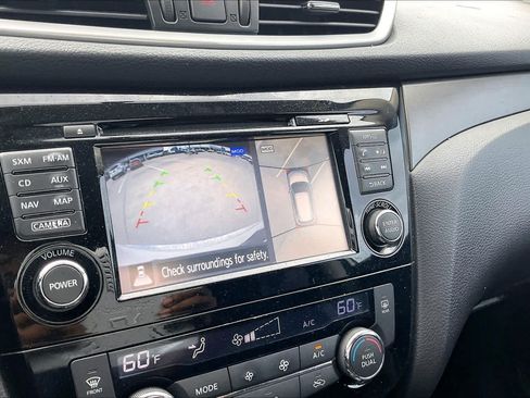 Used 2016 Nissan Rogue SV w/ SV Premium Package FWD image 29