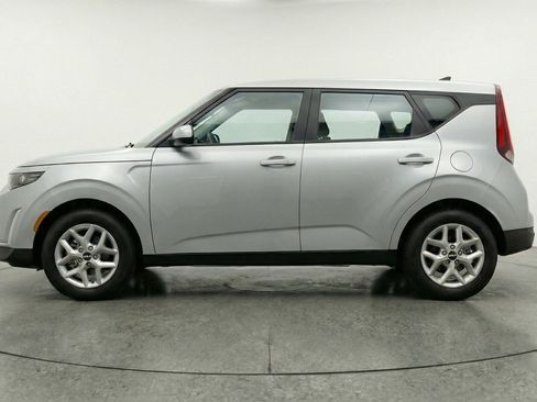 Used 2025 Kia Soul LX w/ LX Technology Package image 5