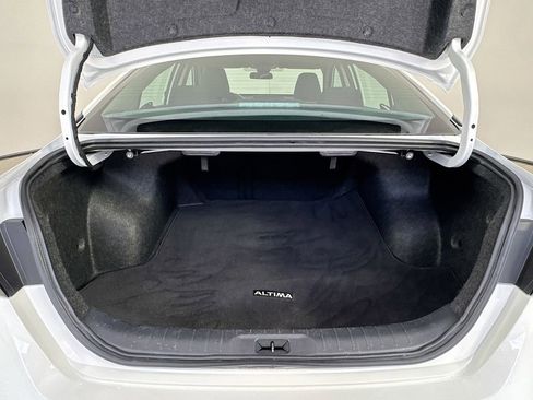 Used 2025 Nissan Altima 2.5 SV FWD image 29