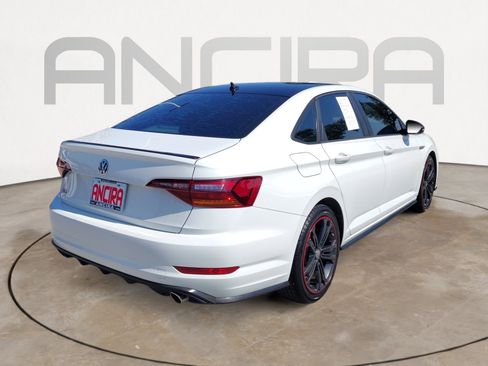 Used 2019 Volkswagen Jetta GLI FWD image 11