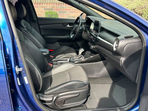 Used 2021 Kia Forte GT-Line w/ GT-Line Premium Package image 11