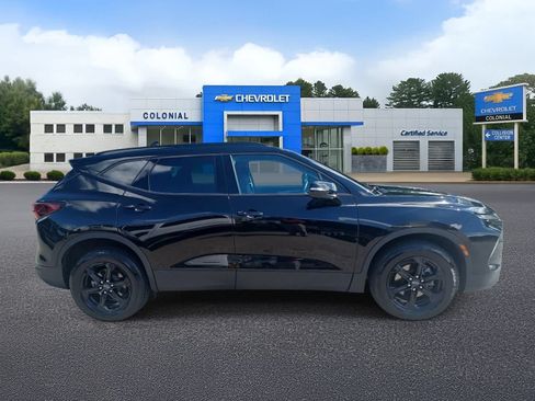 Used 2024 Chevrolet Blazer LT w/ Sound & Technology Package AWD/4WD image 3