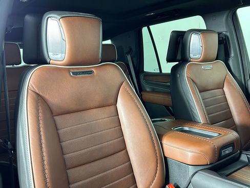 Used 2024 GMC Yukon Denali Ultimate image 12