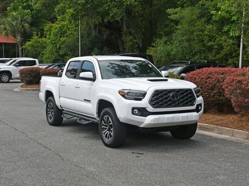 Certified 2023 Toyota Tacoma TRD Sport w/ Technology Package AWD/4WD image 6
