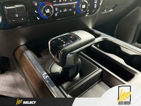 Used 2024 Chevrolet Silverado 1500 High Country w/ High Country Premium Package AWD/4WD image 17