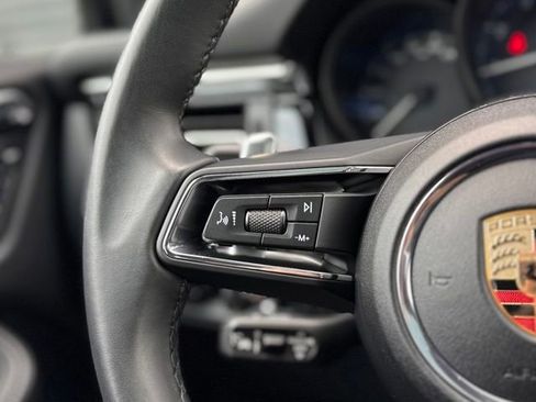 Certified 2025 Porsche Macan AWD/4WD image 23