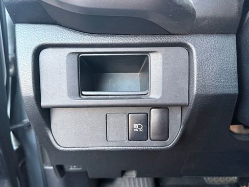 Used 2018 Toyota Tacoma SR5 image 17