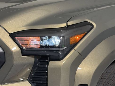 Used 2025 Toyota Tacoma TRD Sport RWD image 11