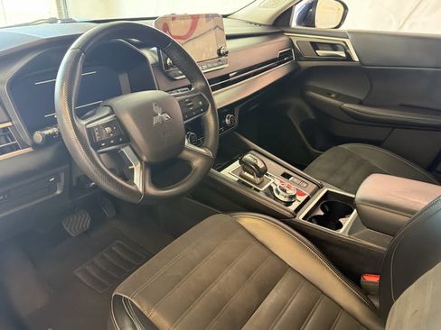 Used 2024 Mitsubishi Outlander SE FWD image 14