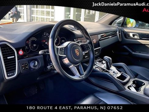 Used 2021 Porsche Cayenne AWD/4WD image 11