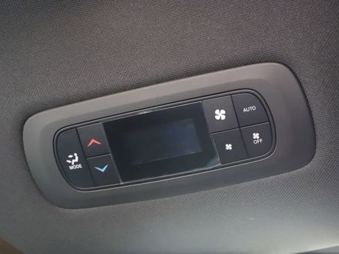 New 2026 Chrysler Pacifica Select image 20