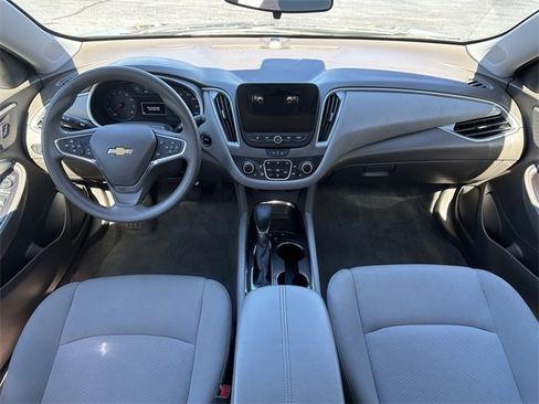 Used 2024 Chevrolet Malibu LT image 11