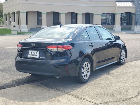 Used 2024 Toyota Corolla LE FWD image 4