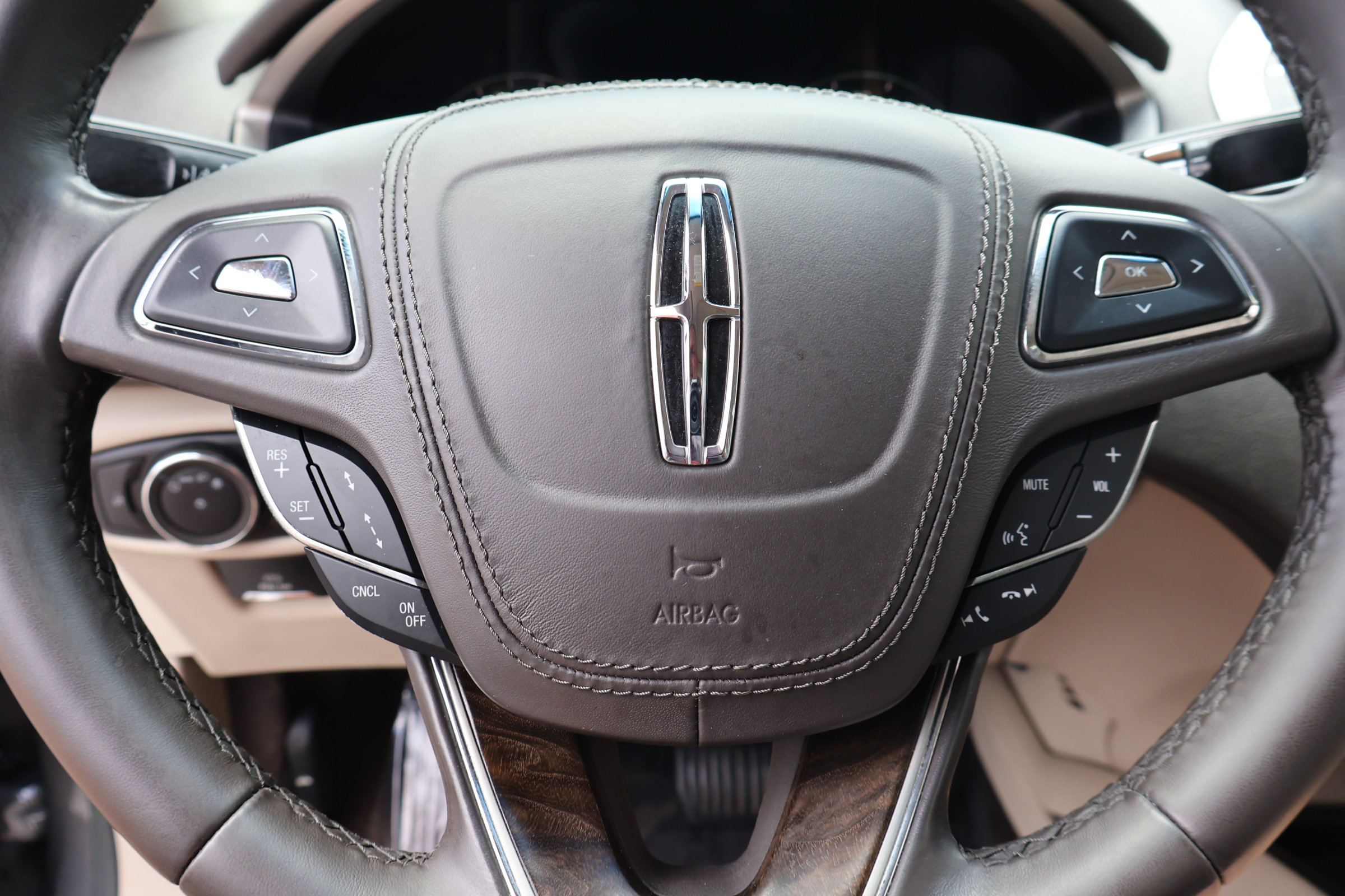 Used 2018 Lincoln MKZ Reserve w/ Technology Package FWD image 23