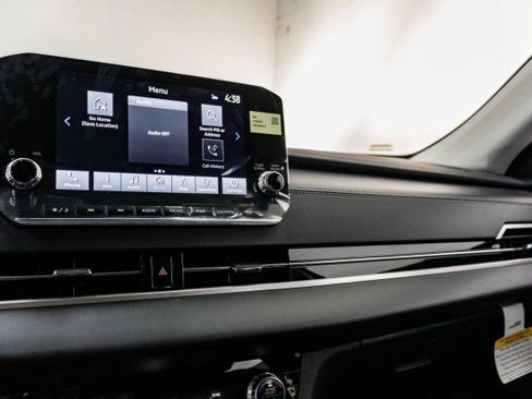 New 2025 Mitsubishi Outlander SE image 12