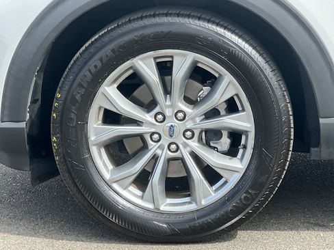 Used 2021 Ford Explorer XLT w/ Equipment Group 202A image 27