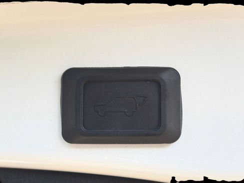 Used 2025 Toyota RAV4 XLE w/ Convenience Package image 23