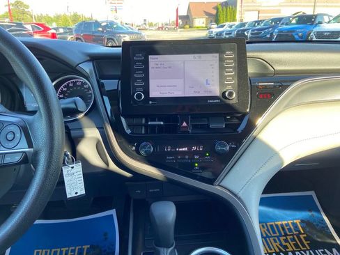 Used 2023 Toyota Camry LE image 23