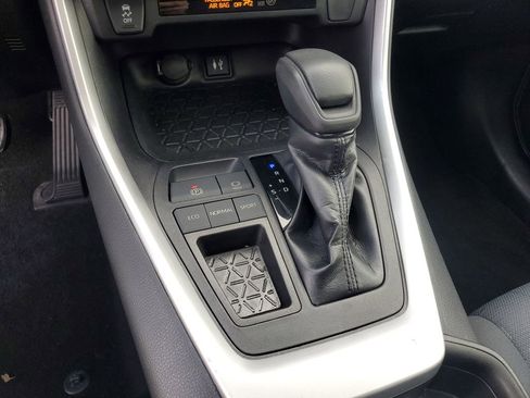 Used 2019 Toyota RAV4 XLE image 14