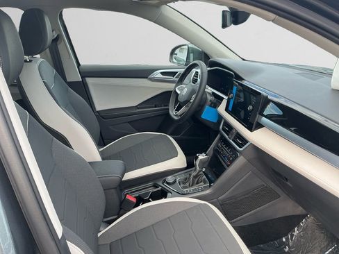 New 2025 Volkswagen Taos SE image 15