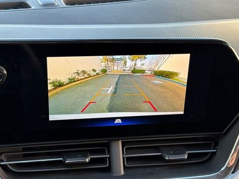 Used 2025 Chevrolet Trax LT w/ LT Convenience Package image 26