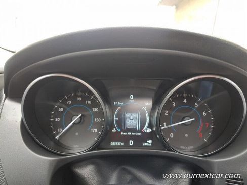 Used 2017 Jaguar XF Premium image 11