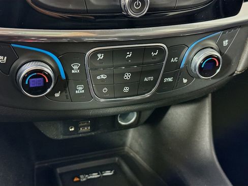 Used 2022 Chevrolet Traverse High Country image 18