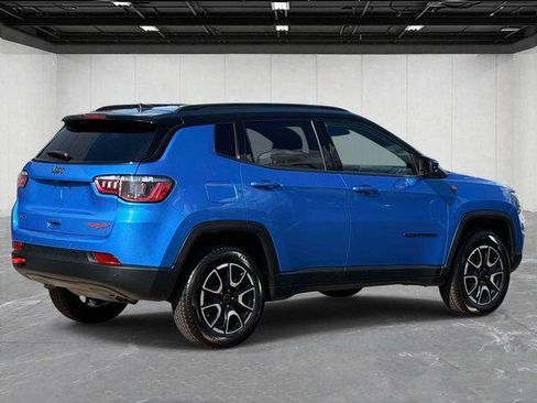 Certified 2025 Jeep Compass Trailhawk AWD/4WD image 5
